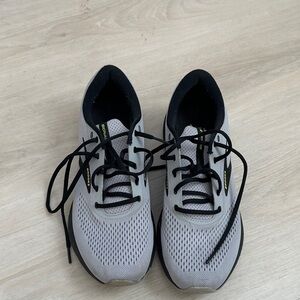 Men's Brooks Gray Athletic Running Shoes size 10.5